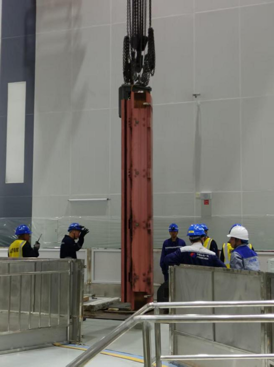 天池项目3号机组检修磁极吊装圆满完成 (2).png